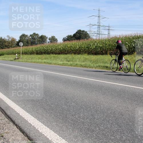 01.09.2024 - 17. Tribühne Triathlon H.Heesch http://msf.ph/oto/6942712 01.09.2024 11:17:46 Radfahren 341, 402, 440 meine-sportfotos.de