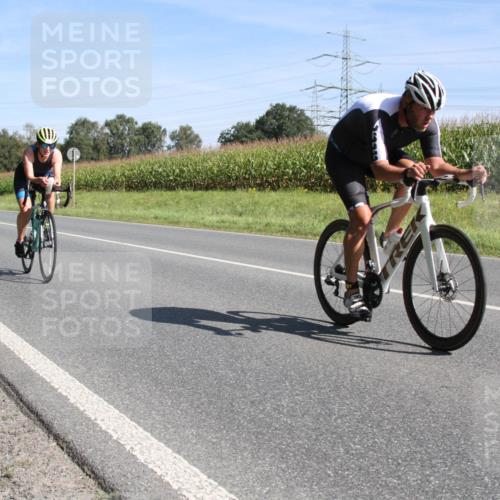 01.09.2024 - 17. Tribühne Triathlon H.Heesch http://msf.ph/oto/6942723 01.09.2024 11:18:04 Radfahren 362, 372, 387, 401 meine-sportfotos.de