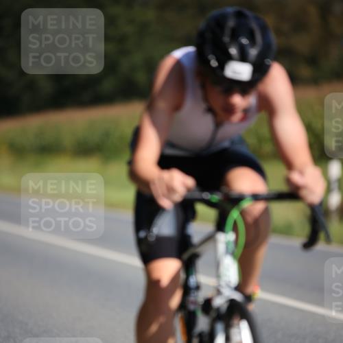 01.09.2024 - 17. Tribühne Triathlon H.Heesch http://msf.ph/oto/6942727 01.09.2024 11:24:47 Radfahren 323, 370, 391, 416, 437, 545 meine-sportfotos.de