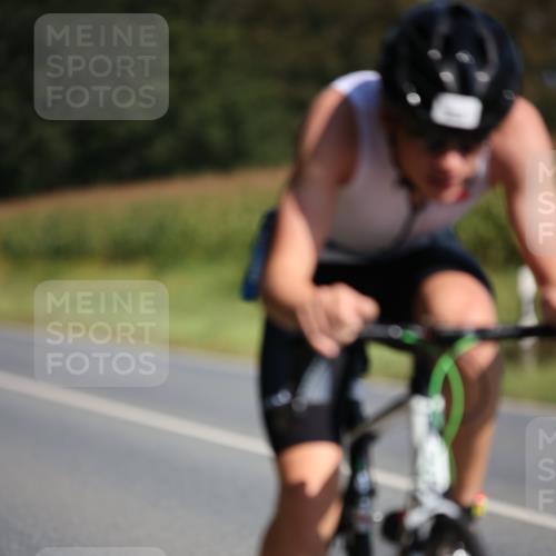 01.09.2024 - 17. Tribühne Triathlon H.Heesch http://msf.ph/oto/6942730 01.09.2024 11:24:47 Radfahren 323, 370, 391, 416, 437, 545 meine-sportfotos.de