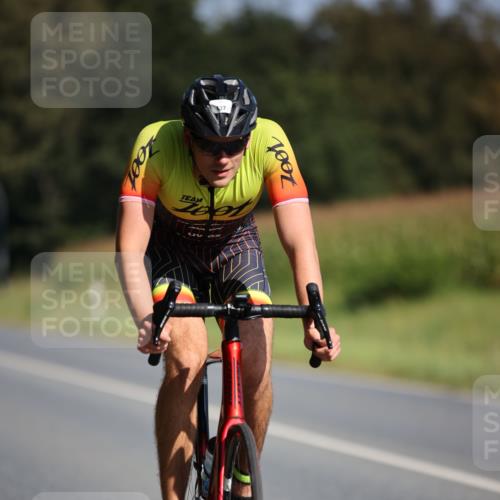 01.09.2024 - 17. Tribühne Triathlon H.Heesch http://msf.ph/oto/6942734 01.09.2024 11:24:47 Radfahren 323, 370, 391, 416, 437, 545 meine-sportfotos.de