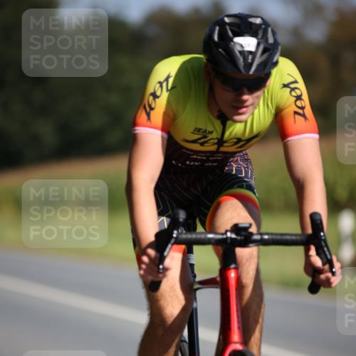 01.09.2024 - 17. Tribühne Triathlon H.Heesch http://msf.ph/oto/6942744 01.09.2024 11:24:48 Radfahren 323, 370, 391, 416, 437, 545 meine-sportfotos.de