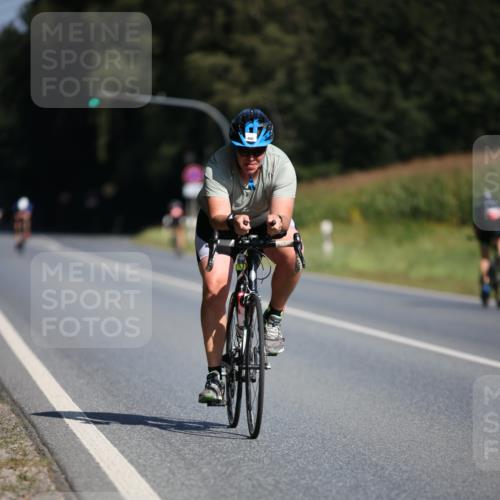 01.09.2024 - 17. Tribühne Triathlon H.Heesch http://msf.ph/oto/6942815 01.09.2024 11:24:57 Radfahren 396, 400, 416, 470 meine-sportfotos.de