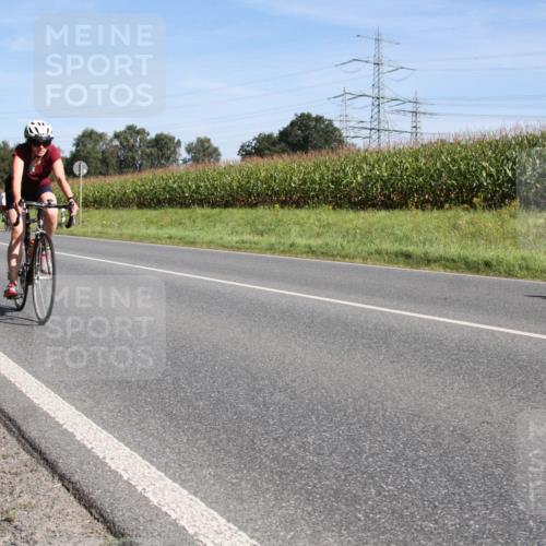 01.09.2024 - 17. Tribühne Triathlon H.Heesch http://msf.ph/oto/6942851 01.09.2024 11:21:53 Radfahren 308, 385, 413, 420 meine-sportfotos.de