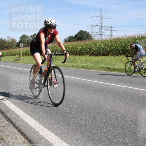 01.09.2024 - 17. Tribühne Triathlon H.Heesch http://msf.ph/oto/6942854 01.09.2024 11:21:54 Radfahren 308, 361, 385, 413, 420 meine-sportfotos.de
