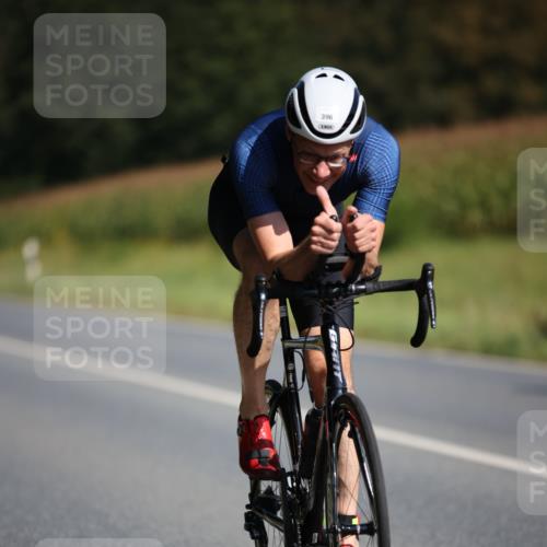 01.09.2024 - 17. Tribühne Triathlon H.Heesch http://msf.ph/oto/6942855 01.09.2024 11:25:06 Radfahren 335, 396, 403, 415, 474, 486, 553 meine-sportfotos.de