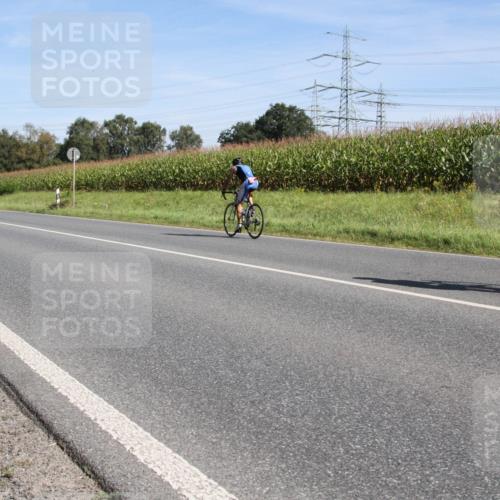 01.09.2024 - 17. Tribühne Triathlon H.Heesch http://msf.ph/oto/6942857 01.09.2024 11:21:55 Radfahren 308, 361, 385, 413, 420 meine-sportfotos.de