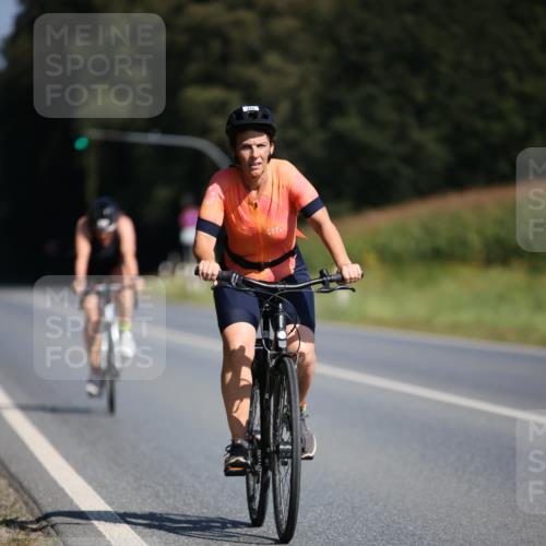 01.09.2024 - 17. Tribühne Triathlon H.Heesch http://msf.ph/oto/6942861 01.09.2024 11:25:07 Radfahren 335, 336, 396, 403, 415, 474, 486, 553 meine-sportfotos.de