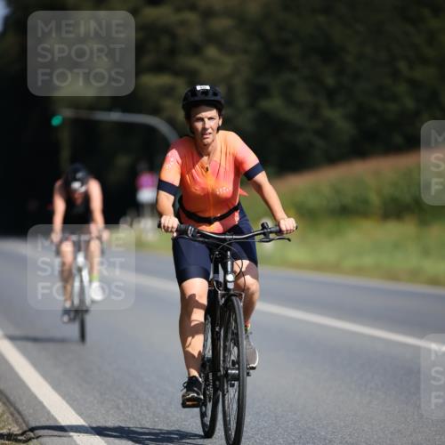 01.09.2024 - 17. Tribühne Triathlon H.Heesch http://msf.ph/oto/6942865 01.09.2024 11:25:07 Radfahren 335, 336, 396, 403, 415, 474, 486, 553 meine-sportfotos.de