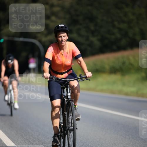 01.09.2024 - 17. Tribühne Triathlon H.Heesch http://msf.ph/oto/6942870 01.09.2024 11:25:07 Radfahren 335, 336, 396, 403, 415, 474, 486, 553 meine-sportfotos.de