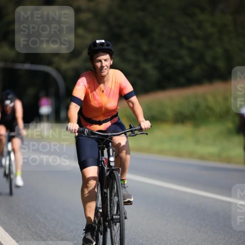 01.09.2024 - 17. Tribühne Triathlon H.Heesch http://msf.ph/oto/6942874 01.09.2024 11:25:07 Radfahren 335, 336, 396, 403, 415, 474, 486, 553 meine-sportfotos.de