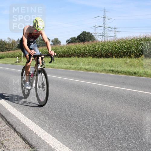 01.09.2024 - 17. Tribühne Triathlon H.Heesch http://msf.ph/oto/6942875 01.09.2024 11:22:07 Radfahren 309, 317, 384, 394, 436 meine-sportfotos.de