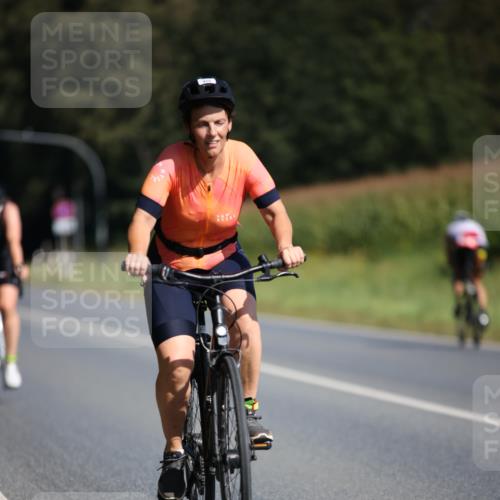 01.09.2024 - 17. Tribühne Triathlon H.Heesch http://msf.ph/oto/6942877 01.09.2024 11:25:07 Radfahren 335, 336, 396, 403, 415, 474, 486, 553 meine-sportfotos.de