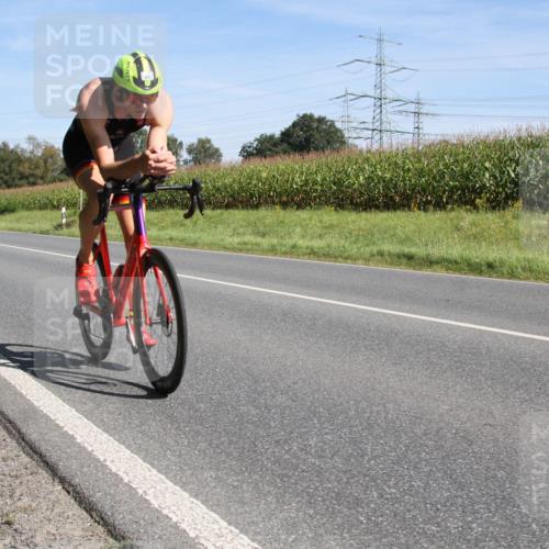 01.09.2024 - 17. Tribühne Triathlon H.Heesch http://msf.ph/oto/6942878 01.09.2024 11:22:11 Radfahren 317, 355, 384, 394, 426, 436, 454 meine-sportfotos.de