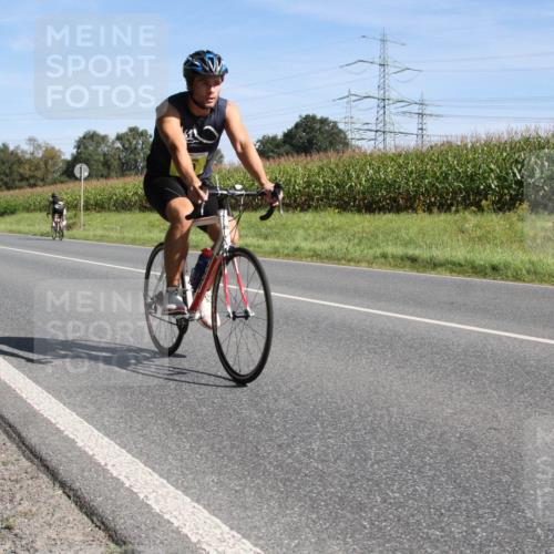 01.09.2024 - 17. Tribühne Triathlon H.Heesch http://msf.ph/oto/6942905 01.09.2024 11:22:27 Radfahren 60, 427, 446 meine-sportfotos.de