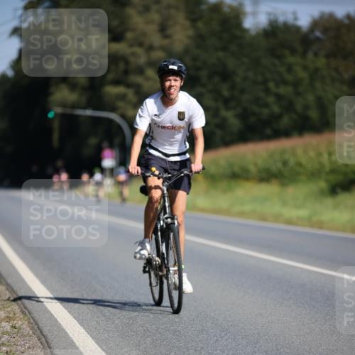 01.09.2024 - 17. Tribühne Triathlon H.Heesch http://msf.ph/oto/6942929 01.09.2024 11:25:31 Radfahren 334, 363, 478, 495, 498 meine-sportfotos.de