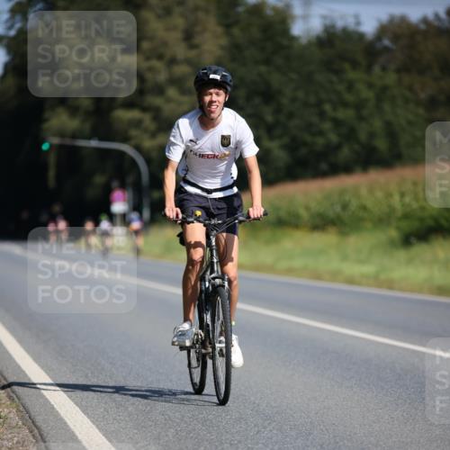 01.09.2024 - 17. Tribühne Triathlon H.Heesch http://msf.ph/oto/6942932 01.09.2024 11:25:31 Radfahren 334, 363, 478, 495, 498 meine-sportfotos.de