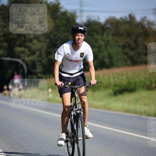 01.09.2024 - 17. Tribühne Triathlon H.Heesch http://msf.ph/oto/6942943 01.09.2024 11:25:31 Radfahren 334, 363, 478, 495, 498 meine-sportfotos.de