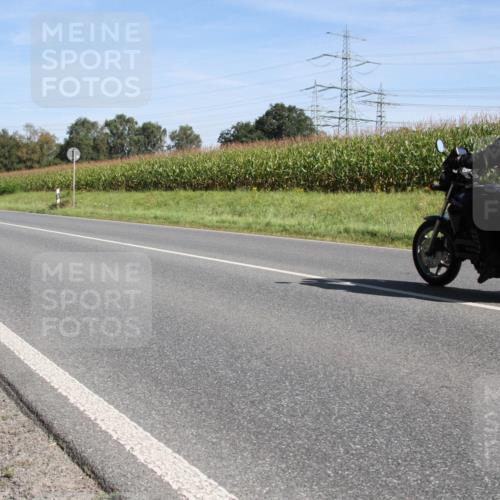 01.09.2024 - 17. Tribühne Triathlon H.Heesch http://msf.ph/oto/6942947 01.09.2024 11:23:07 Radfahren 331, 351, 423 meine-sportfotos.de