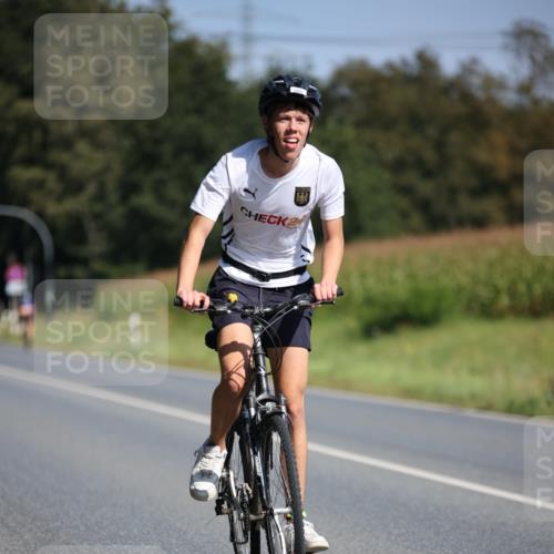 01.09.2024 - 17. Tribühne Triathlon H.Heesch http://msf.ph/oto/6942951 01.09.2024 11:25:31 Radfahren 334, 363, 478, 495, 498 meine-sportfotos.de