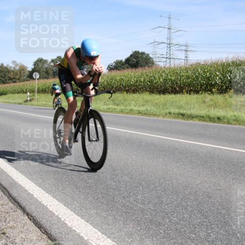 01.09.2024 - 17. Tribühne Triathlon H.Heesch http://msf.ph/oto/6942953 01.09.2024 11:23:13 Radfahren 318, 351, 423 meine-sportfotos.de