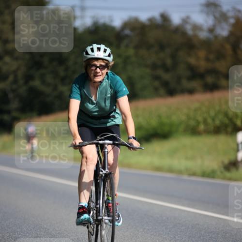 01.09.2024 - 17. Tribühne Triathlon H.Heesch http://msf.ph/oto/6942971 01.09.2024 11:29:04 Radfahren 379, 421, 444, 555, 559 meine-sportfotos.de