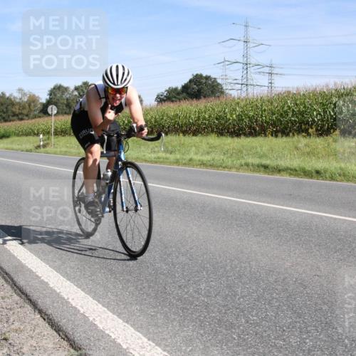 01.09.2024 - 17. Tribühne Triathlon H.Heesch http://msf.ph/oto/6942974 01.09.2024 11:23:43 Radfahren 362, 380 meine-sportfotos.de
