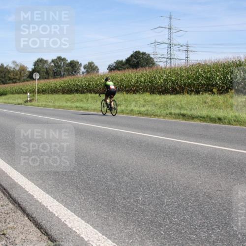 01.09.2024 - 17. Tribühne Triathlon H.Heesch http://msf.ph/oto/6942987 01.09.2024 11:23:59 Radfahren 349, 406, 412, 421, 434 meine-sportfotos.de