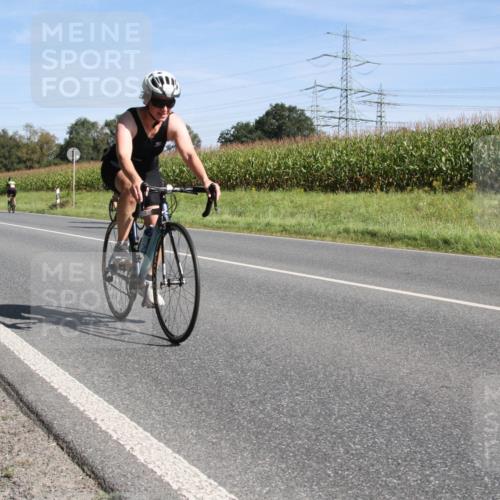 01.09.2024 - 17. Tribühne Triathlon H.Heesch http://msf.ph/oto/6942993 01.09.2024 11:24:02 Radfahren 349, 412, 421, 434 meine-sportfotos.de