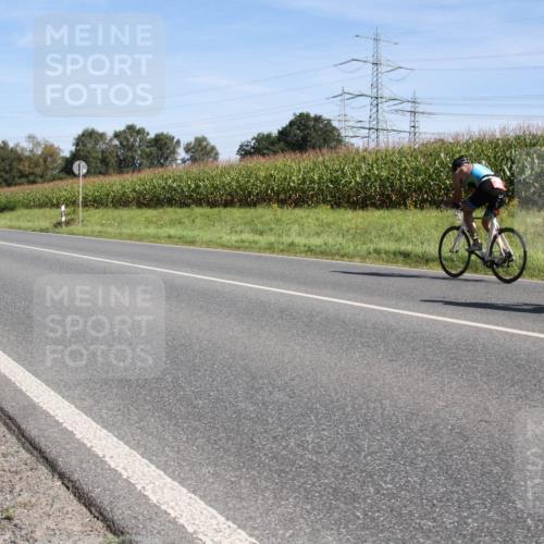 01.09.2024 - 17. Tribühne Triathlon H.Heesch http://msf.ph/oto/6943000 01.09.2024 11:24:11 Radfahren 327, 338, 358, 441, 475, 551 meine-sportfotos.de