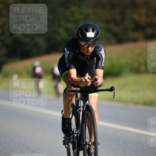 01.09.2024 - 17. Tribühne Triathlon H.Heesch http://msf.ph/oto/6943001 01.09.2024 11:29:13 Radfahren 379, 438, 500, 559 meine-sportfotos.de