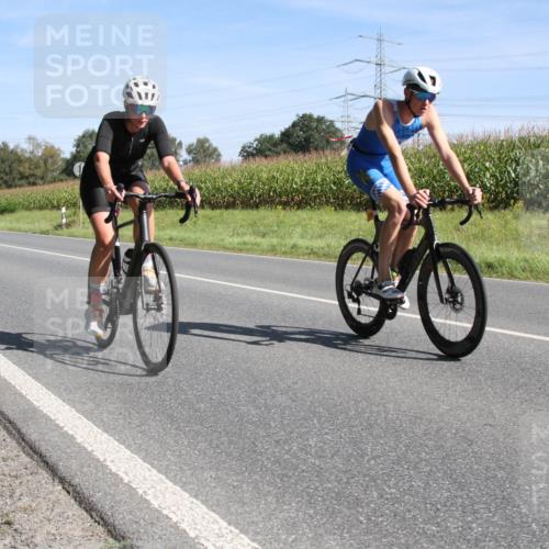 01.09.2024 - 17. Tribühne Triathlon H.Heesch http://msf.ph/oto/6943006 01.09.2024 11:24:15 Radfahren 327, 332, 338, 339, 342, 358, 441 meine-sportfotos.de