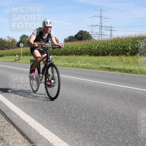 01.09.2024 - 17. Tribühne Triathlon H.Heesch http://msf.ph/oto/6943009 01.09.2024 11:24:16 Radfahren 327, 332, 338, 339, 342, 358, 441 meine-sportfotos.de