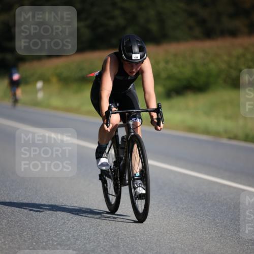 01.09.2024 - 17. Tribühne Triathlon H.Heesch http://msf.ph/oto/6943013 01.09.2024 11:29:23 Radfahren 320, 380, 438, 477 meine-sportfotos.de