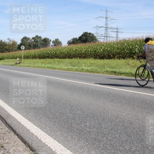 01.09.2024 - 17. Tribühne Triathlon H.Heesch http://msf.ph/oto/6943024 01.09.2024 11:24:25 Radfahren 390, 404, 511 meine-sportfotos.de