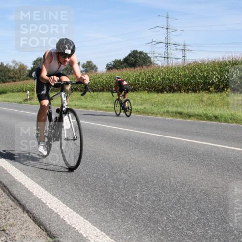 01.09.2024 - 17. Tribühne Triathlon H.Heesch http://msf.ph/oto/6943037 01.09.2024 11:24:47 Radfahren 323, 370, 391, 431, 437, 545 meine-sportfotos.de