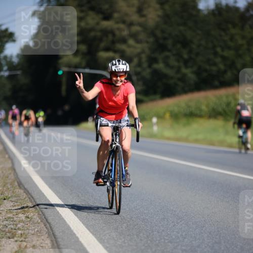 01.09.2024 - 17. Tribühne Triathlon H.Heesch http://msf.ph/oto/6943057 01.09.2024 11:30:03 Radfahren 357, 358, 398, 425, 441, 461, 532 meine-sportfotos.de