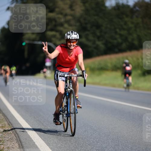 01.09.2024 - 17. Tribühne Triathlon H.Heesch http://msf.ph/oto/6943067 01.09.2024 11:30:03 Radfahren 357, 358, 398, 425, 441, 461, 532 meine-sportfotos.de