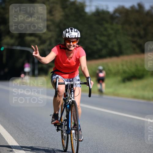 01.09.2024 - 17. Tribühne Triathlon H.Heesch http://msf.ph/oto/6943077 01.09.2024 11:30:04 Radfahren 357, 398, 425, 441, 461, 532 meine-sportfotos.de