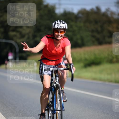 01.09.2024 - 17. Tribühne Triathlon H.Heesch http://msf.ph/oto/6943084 01.09.2024 11:30:04 Radfahren 357, 398, 425, 441, 461, 532 meine-sportfotos.de