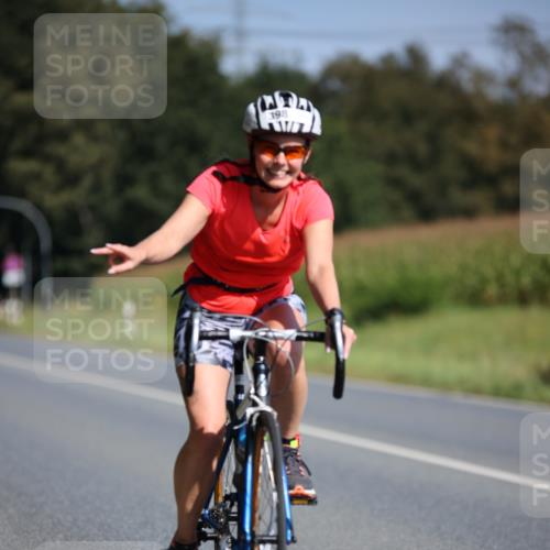01.09.2024 - 17. Tribühne Triathlon H.Heesch http://msf.ph/oto/6943087 01.09.2024 11:30:04 Radfahren 357, 398, 425, 441, 461, 532 meine-sportfotos.de