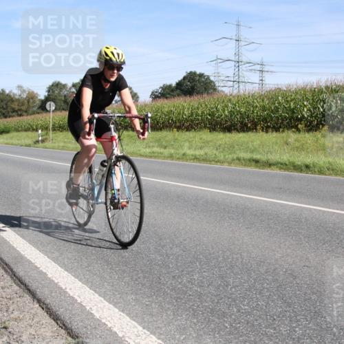 01.09.2024 - 17. Tribühne Triathlon H.Heesch http://msf.ph/oto/6943092 01.09.2024 11:25:27 Radfahren 334, 377 meine-sportfotos.de