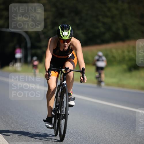 01.09.2024 - 17. Tribühne Triathlon H.Heesch http://msf.ph/oto/6943115 01.09.2024 11:30:09 Radfahren 357, 425, 461, 532, 539 meine-sportfotos.de