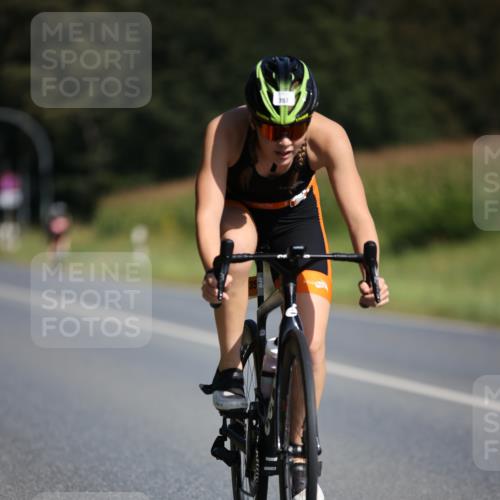 01.09.2024 - 17. Tribühne Triathlon H.Heesch http://msf.ph/oto/6943126 01.09.2024 11:30:09 Radfahren 357, 425, 461, 532, 539 meine-sportfotos.de
