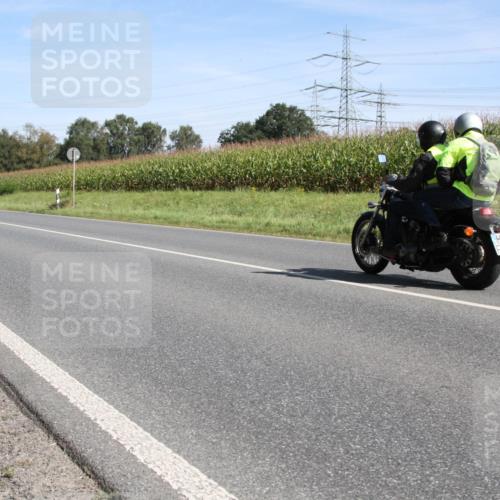 01.09.2024 - 17. Tribühne Triathlon H.Heesch http://msf.ph/oto/6943148 01.09.2024 11:26:36 Radfahren 452 meine-sportfotos.de