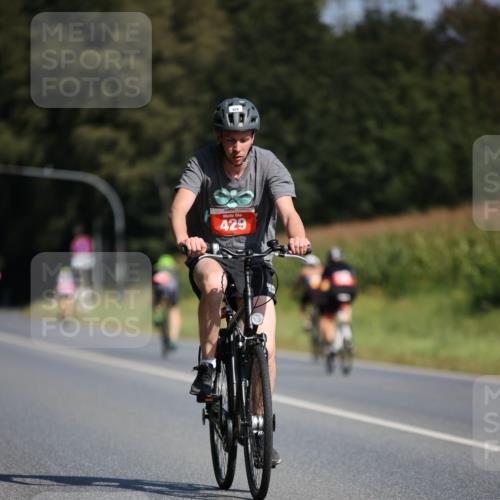 01.09.2024 - 17. Tribühne Triathlon H.Heesch http://msf.ph/oto/6943196 01.09.2024 11:30:35 Radfahren 360, 405, 429, 516, 519 meine-sportfotos.de