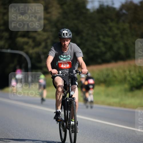 01.09.2024 - 17. Tribühne Triathlon H.Heesch http://msf.ph/oto/6943198 01.09.2024 11:30:35 Radfahren 360, 405, 429, 516, 519 meine-sportfotos.de