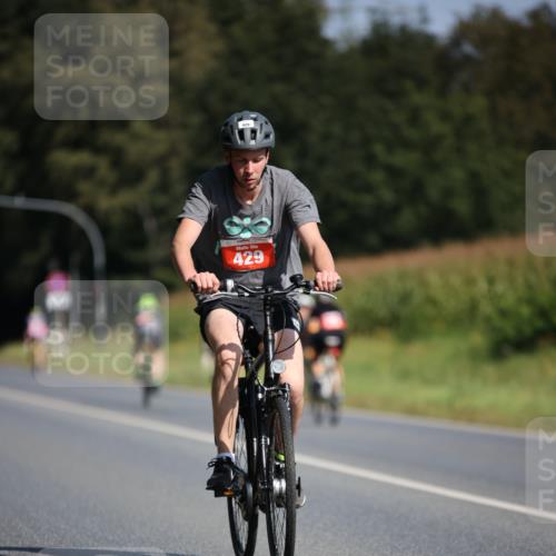 01.09.2024 - 17. Tribühne Triathlon H.Heesch http://msf.ph/oto/6943202 01.09.2024 11:30:35 Radfahren 360, 405, 429, 516, 519 meine-sportfotos.de