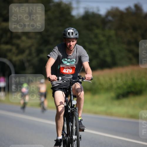01.09.2024 - 17. Tribühne Triathlon H.Heesch http://msf.ph/oto/6943210 01.09.2024 11:30:35 Radfahren 360, 405, 429, 516, 519 meine-sportfotos.de