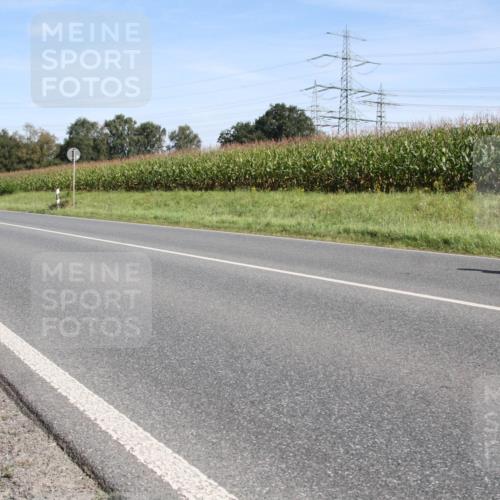 01.09.2024 - 17. Tribühne Triathlon H.Heesch http://msf.ph/oto/6943215 01.09.2024 11:28:12 Radfahren 427 meine-sportfotos.de